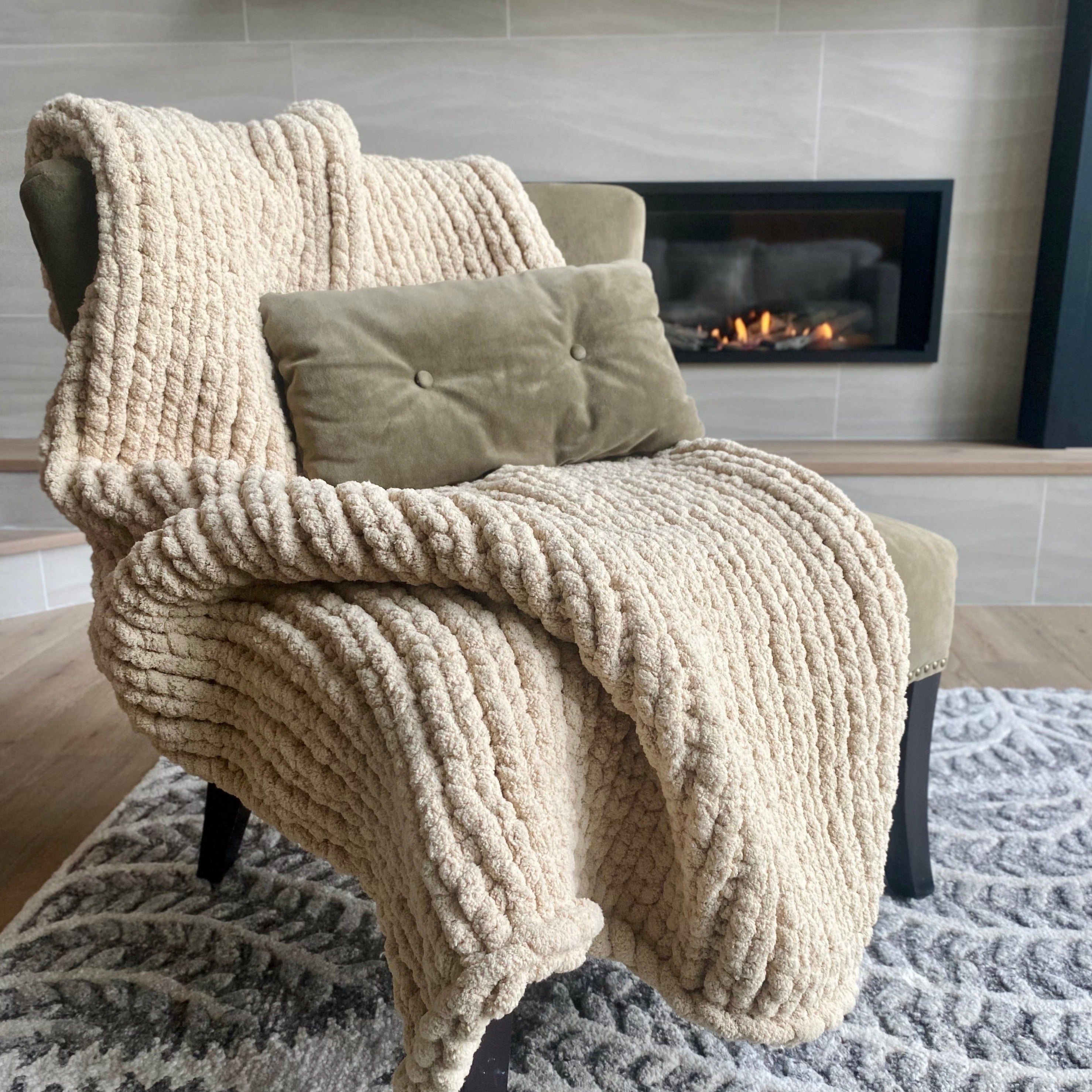 Small Chunky Knit Blanket